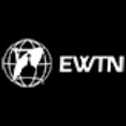 Símbolo abstracto en blanco y negro con un círculo blanco a la izquierda y una línea horizontal extendiéndose hacia la derecha sobre un fondo oscuro.